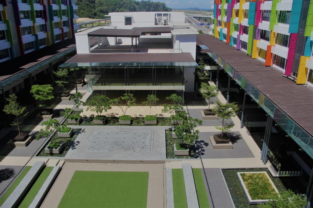 Aeropod Kk Corner Unit Near City And Airport 4 Pax Free Parking Kota Kinabalu Exterior foto